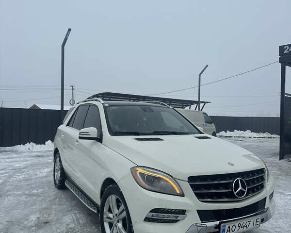 Белый Мерседес М-Класс, объемом двигателя 3.5 л и пробегом 250 тыс. км за 20650 $, фото 1 на Automoto.ua