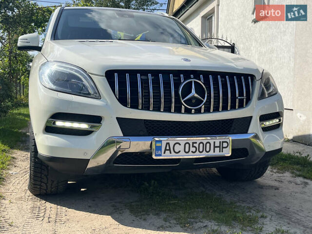 Білий Мерседес М-Клас, об'ємом двигуна 2.99 л та пробігом 238 тис. км за 23500 $, фото 1 на Automoto.ua