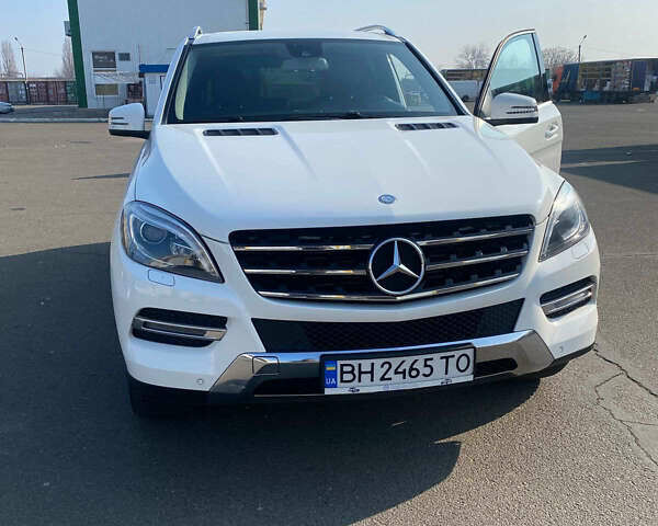 Білий Мерседес М-Клас, об'ємом двигуна 2.14 л та пробігом 240 тис. км за 19500 $, фото 1 на Automoto.ua