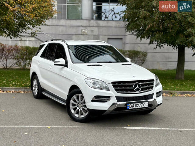 Мерседес М-Класс 2015 в Киеве на Automoto.ua Белый Мерседес М-Класс, объемом двигателя 3 л и пробегом 152 тыс. км за 27900 $, фото 1 на Automoto.ua