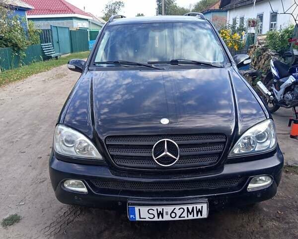 Чорний Мерседес М-Клас, об'ємом двигуна 2.7 л та пробігом 393 тис. км за 4500 $, фото 1 на Automoto.ua