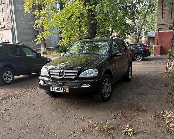 Черный Мерседес М-Класс, объемом двигателя 2.7 л и пробегом 355 тыс. км за 4600 $, фото 1 на Automoto.ua