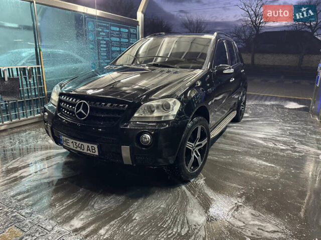 Чорний Мерседес М-Клас, об'ємом двигуна 5 л та пробігом 361 тис. км за 10000 $, фото 1 на Automoto.ua