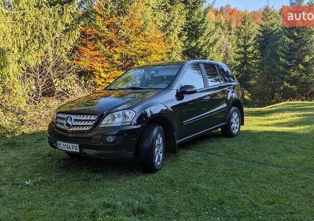 Мерседес М-Класс 2006 в Воловце на Automoto.ua Черный Мерседес М-Класс, объемом двигателя 3.5 л и пробегом 195 тыс. км за 11500 $, фото 1 на Automoto.ua