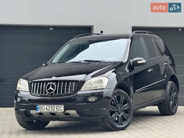 Черный Мерседес М-Класс, объемом двигателя 3 л и пробегом 386 тыс. км за 10999 $, фото 1 на Automoto.ua