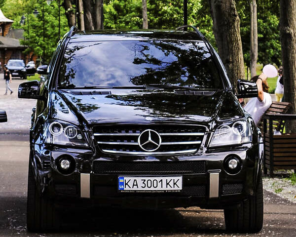 Чорний Мерседес М-Клас, об'ємом двигуна 6.2 л та пробігом 220 тис. км за 12999 $, фото 1 на Automoto.ua
