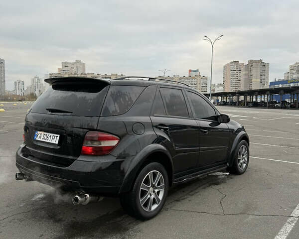 Черный Мерседес М-Класс, объемом двигателя 3.5 л и пробегом 277 тыс. км за 9000 $, фото 1 на Automoto.ua