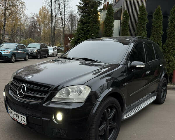 Черный Мерседес М-Класс, объемом двигателя 6.21 л и пробегом 283 тыс. км за 8600 $, фото 1 на Automoto.ua