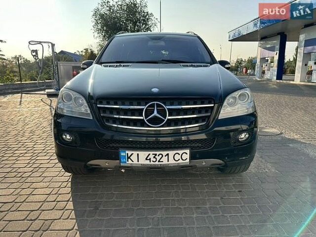 Чорний Мерседес М-Клас, об'ємом двигуна 2.99 л та пробігом 250 тис. км за 14000 $, фото 1 на Automoto.ua