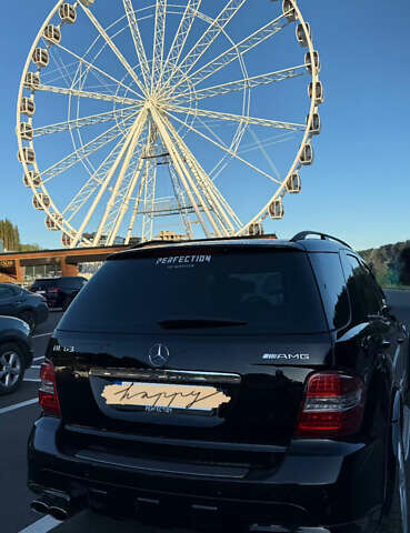 Черный Мерседес М-Класс, объемом двигателя 6.3 л и пробегом 148 тыс. км за 12500 $, фото 1 на Automoto.ua