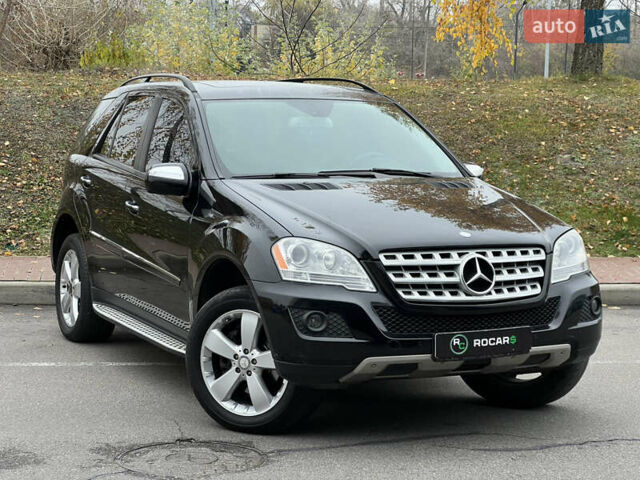 Черный Мерседес М-Класс, объемом двигателя 3.5 л и пробегом 265 тыс. км за 14300 $, фото 1 на Automoto.ua