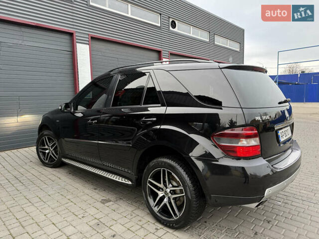 Черный Мерседес М-Класс, объемом двигателя 3.5 л и пробегом 223 тыс. км за 10000 $, фото 1 на Automoto.ua