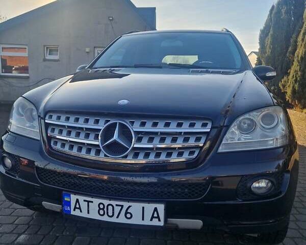Черный Мерседес М-Класс, объемом двигателя 2.99 л и пробегом 279 тыс. км за 13000 $, фото 1 на Automoto.ua