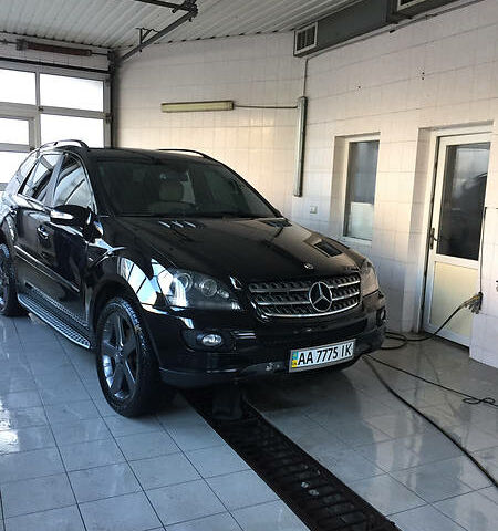 Чорний Мерседес М-Клас, об'ємом двигуна 3.5 л та пробігом 152 тис. км за 15500 $, фото 1 на Automoto.ua