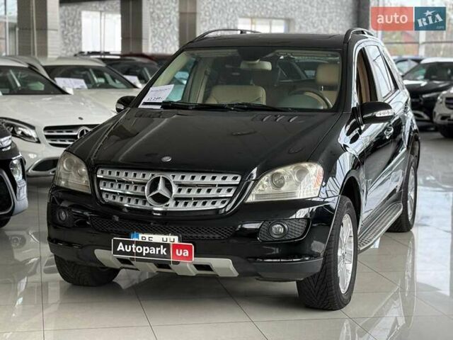 Черный Мерседес М-Класс, объемом двигателя 3 л и пробегом 264 тыс. км за 12240 $, фото 1 на Automoto.ua