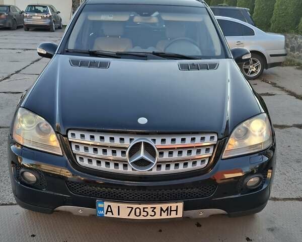 Мерседес М-Класс 2008 в Хмельницком на Automoto.ua Черный Мерседес М-Класс, объемом двигателя 3 л и пробегом 307 тыс. км за 10800 $, фото 1 на Automoto.ua