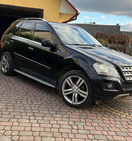Мерседес М-Клас 2009 у Яворове на Automoto.ua Чорний Мерседес М-Клас, об'ємом двигуна 3 л та пробігом 330 тис. км за 16300 $, фото 1 на Automoto.ua