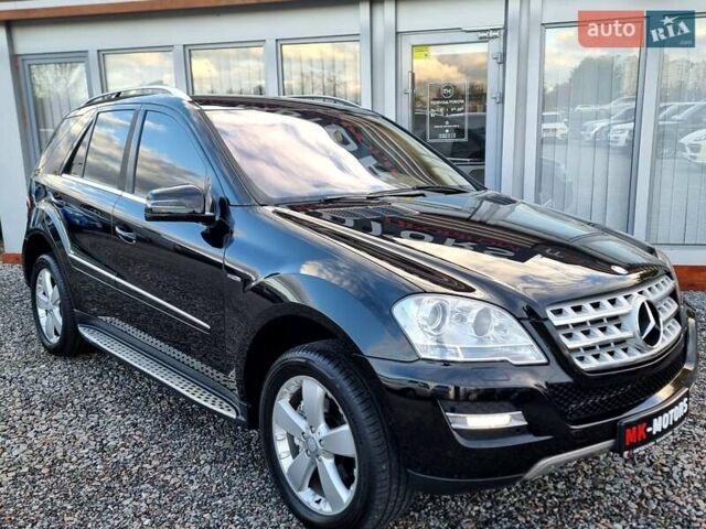 Черный Мерседес М-Класс, объемом двигателя 2.99 л и пробегом 240 тыс. км за 16900 $, фото 1 на Automoto.ua