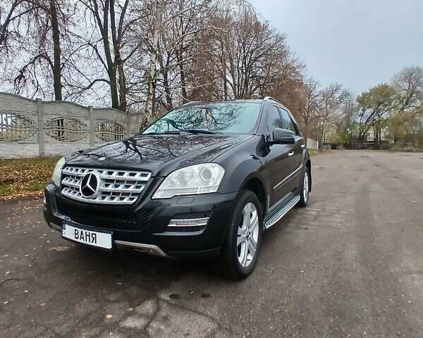 Черный Мерседес М-Класс, объемом двигателя 3 л и пробегом 274 тыс. км за 14500 $, фото 1 на Automoto.ua