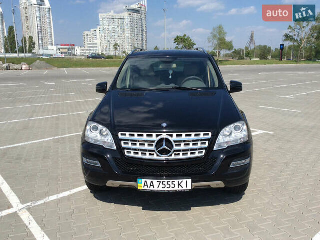 Чорний Мерседес М-Клас, об'ємом двигуна 3 л та пробігом 68 тис. км за 22500 $, фото 1 на Automoto.ua