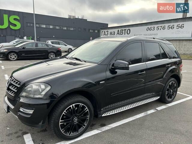 Черный Мерседес М-Класс, объемом двигателя 3.5 л и пробегом 128 тыс. км за 15200 $, фото 1 на Automoto.ua