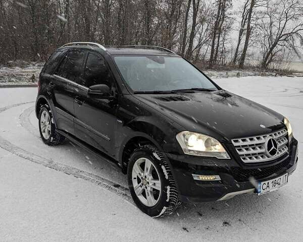 Черный Мерседес М-Класс, объемом двигателя 2.99 л и пробегом 380 тыс. км за 16500 $, фото 1 на Automoto.ua