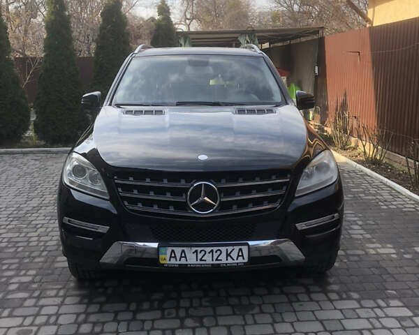 Чорний Мерседес М-Клас, об'ємом двигуна 2.99 л та пробігом 230 тис. км за 19000 $, фото 1 на Automoto.ua
