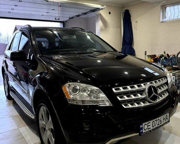 Черный Мерседес М-Класс, объемом двигателя 2.99 л и пробегом 184 тыс. км за 16000 $, фото 1 на Automoto.ua
