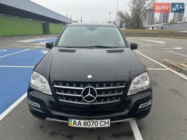 Черный Мерседес М-Класс, объемом двигателя 3 л и пробегом 307 тыс. км за 17000 $, фото 1 на Automoto.ua