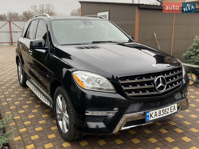 Черный Мерседес М-Класс, объемом двигателя 2.99 л и пробегом 180 тыс. км за 19000 $, фото 1 на Automoto.ua