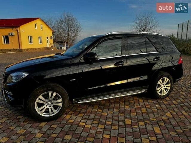 Мерседес М-Класс 2012 в Залещиках на Automoto.ua Черный Мерседес М-Класс, объемом двигателя 2.99 л и пробегом 128 тыс. км за 24200 $, фото 1 на Automoto.ua