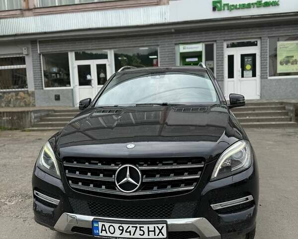 Черный Мерседес М-Класс, объемом двигателя 2.99 л и пробегом 240 тыс. км за 22000 $, фото 1 на Automoto.ua