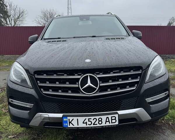 Черный Мерседес М-Класс, объемом двигателя 2.99 л и пробегом 250 тыс. км за 24500 $, фото 1 на Automoto.ua