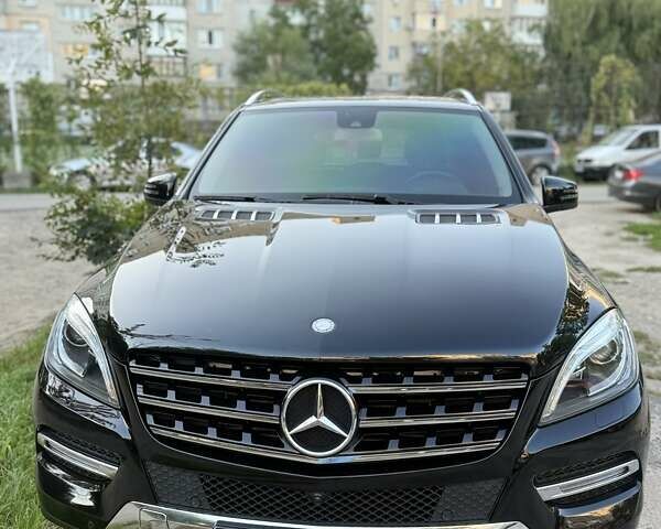 Чорний Мерседес М-Клас, об'ємом двигуна 2.14 л та пробігом 220 тис. км за 25000 $, фото 1 на Automoto.ua