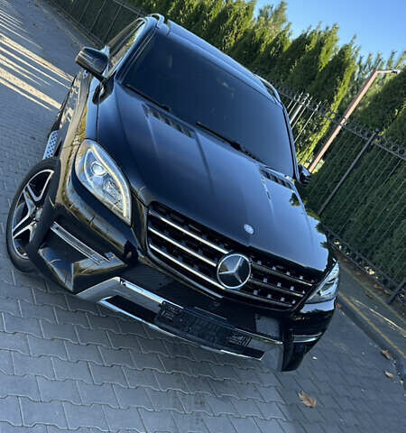 Черный Мерседес М-Класс, объемом двигателя 2.99 л и пробегом 90 тыс. км за 32000 $, фото 1 на Automoto.ua