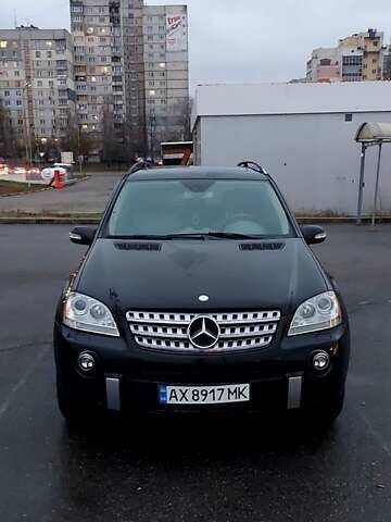 Мерседес М-Класс, объемом двигателя 3.5 л и пробегом 299 тыс. км за 10000 $, фото 1 на Automoto.ua