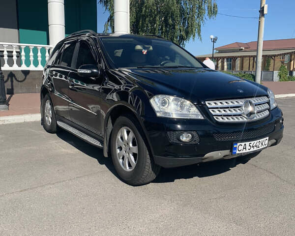 Мерседес М-Класс, объемом двигателя 3.5 л и пробегом 205 тыс. км за 11500 $, фото 1 на Automoto.ua
