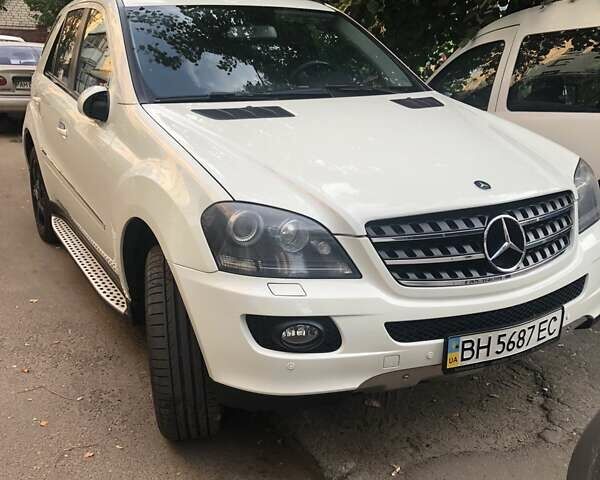 Мерседес М-Класс, объемом двигателя 3.5 л и пробегом 125 тыс. км за 16000 $, фото 1 на Automoto.ua