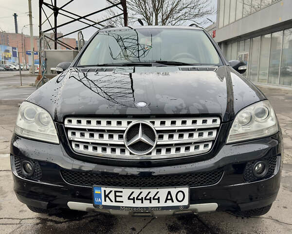 Мерседес М-Класс, объемом двигателя 2.99 л и пробегом 330 тыс. км за 8000 $, фото 1 на Automoto.ua