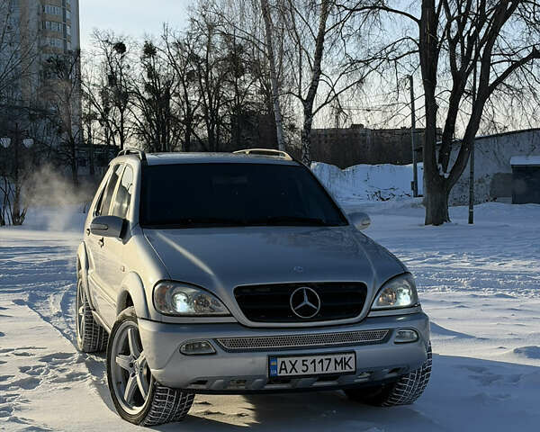 Серый Мерседес М-Класс, объемом двигателя 4.27 л и пробегом 350 тыс. км за 6500 $, фото 1 на Automoto.ua