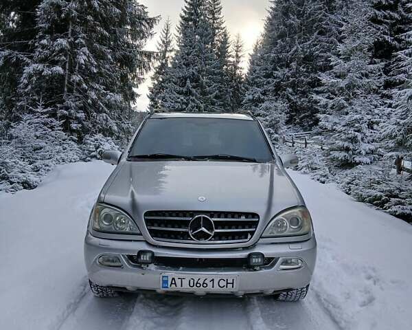 Сірий Мерседес М-Клас, об'ємом двигуна 5 л та пробігом 280 тис. км за 6800 $, фото 1 на Automoto.ua