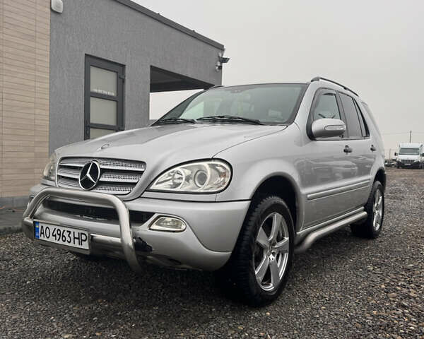 Серый Мерседес М-Класс, объемом двигателя 2.7 л и пробегом 337 тыс. км за 6499 $, фото 1 на Automoto.ua