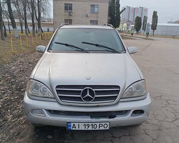 Серый Мерседес М-Класс, объемом двигателя 2.4 л и пробегом 270 тыс. км за 4500 $, фото 1 на Automoto.ua