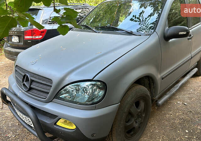 Сірий Мерседес М-Клас, об'ємом двигуна 2.7 л та пробігом 709 тис. км за 5500 $, фото 1 на Automoto.ua