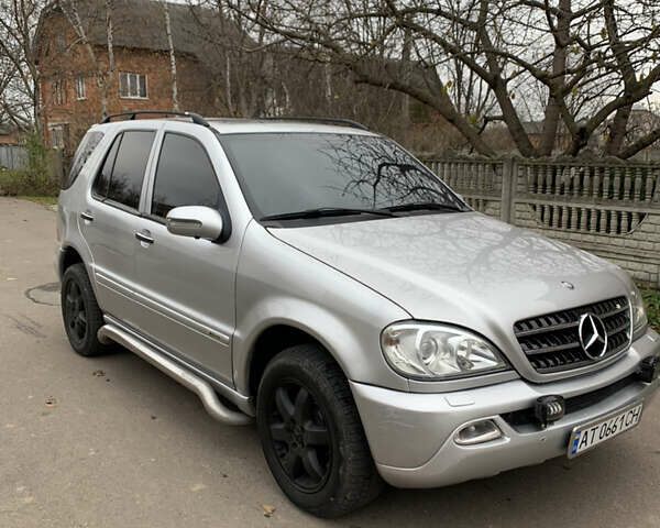 Сірий Мерседес М-Клас, об'ємом двигуна 4.97 л та пробігом 280 тис. км за 6800 $, фото 1 на Automoto.ua