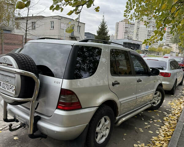 Серый Мерседес М-Класс, объемом двигателя 2.66 л и пробегом 385 тыс. км за 4500 $, фото 1 на Automoto.ua