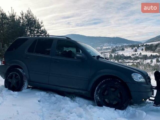 Сірий Мерседес М-Клас, об'ємом двигуна 4 л та пробігом 340 тис. км за 8100 $, фото 1 на Automoto.ua