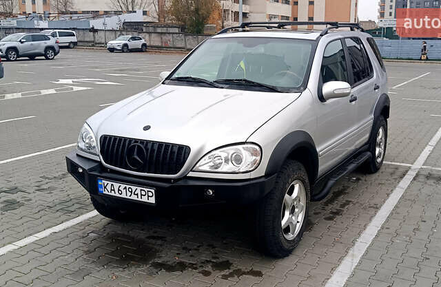 Сірий Мерседес М-Клас, об'ємом двигуна 2.7 л та пробігом 302 тис. км за 12000 $, фото 1 на Automoto.ua