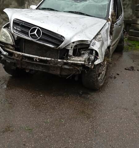 Сірий Мерседес М-Клас, об'ємом двигуна 2.7 л та пробігом 320 тис. км за 3500 $, фото 1 на Automoto.ua