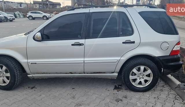 Сірий Мерседес М-Клас, об'ємом двигуна 2.69 л та пробігом 403 тис. км за 6000 $, фото 1 на Automoto.ua